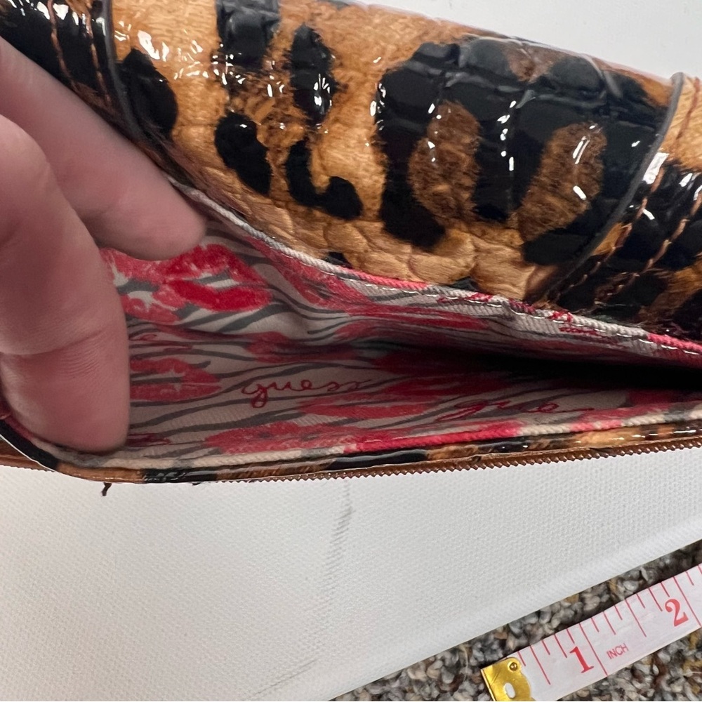 Guess Wallet - Picture 6 of 14